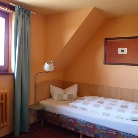 Waldhaus Garni 3*